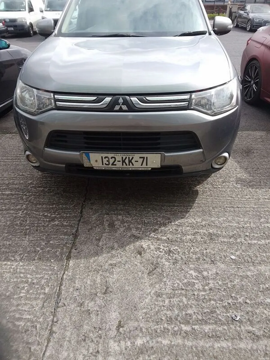 2013 Mitsubishi Outlander - Image 1