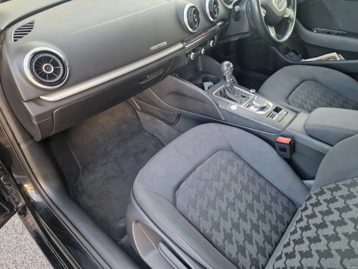 2016 Audi A3 1,4L sportback Automatic 47k  km - Image 4