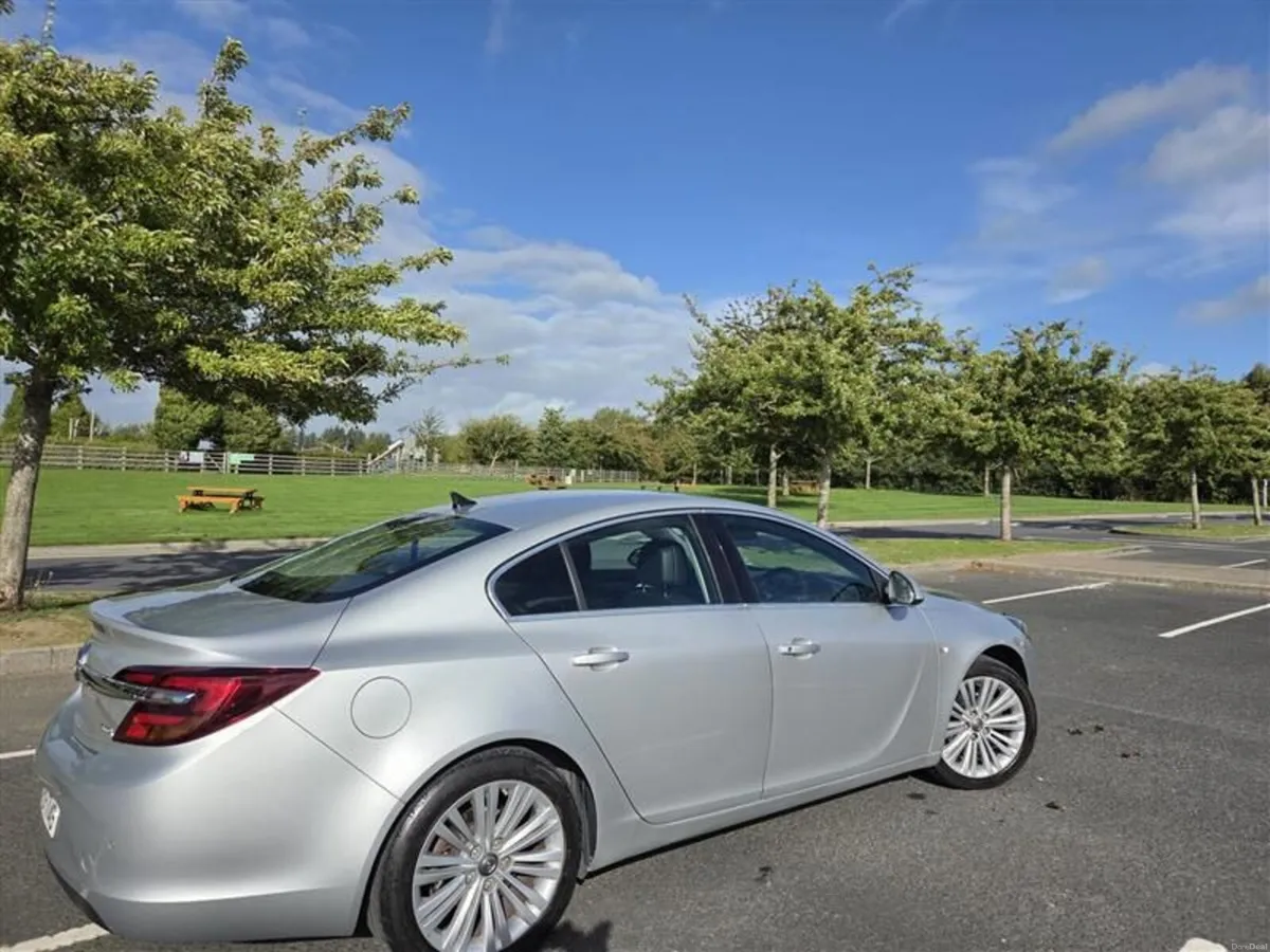 Opel Insignia 2015 - Image 1