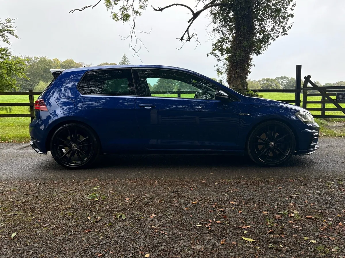 Volkswagen Golf R - Image 3