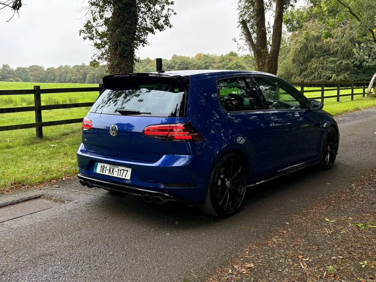 Volkswagen Golf R - Image 4