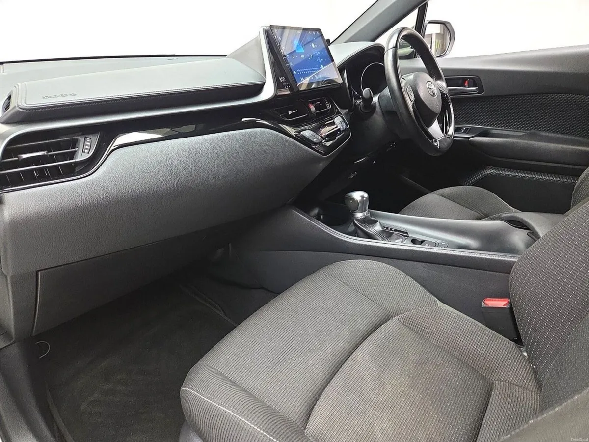 Toyota C-HR 1.8 HYBRID LUNA - Image 4