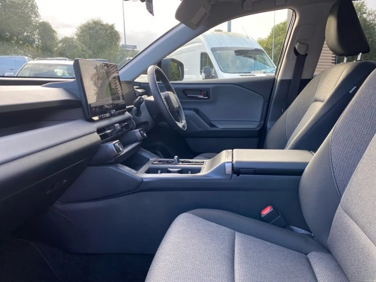 Toyota RAV4 RAV4 HEV Sol - Image 6