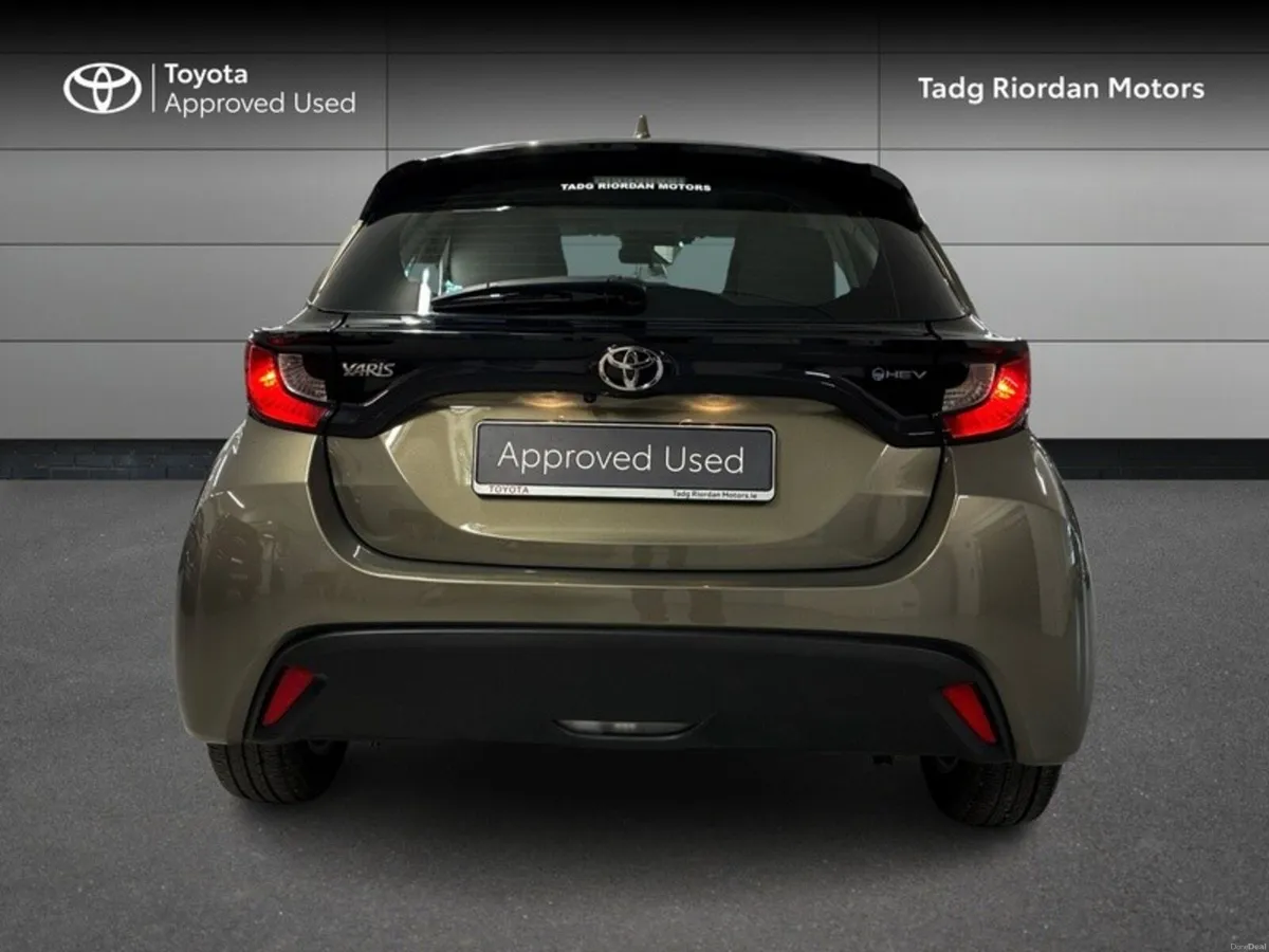Toyota Yaris HYBRID 1.5 LUNA - Image 4