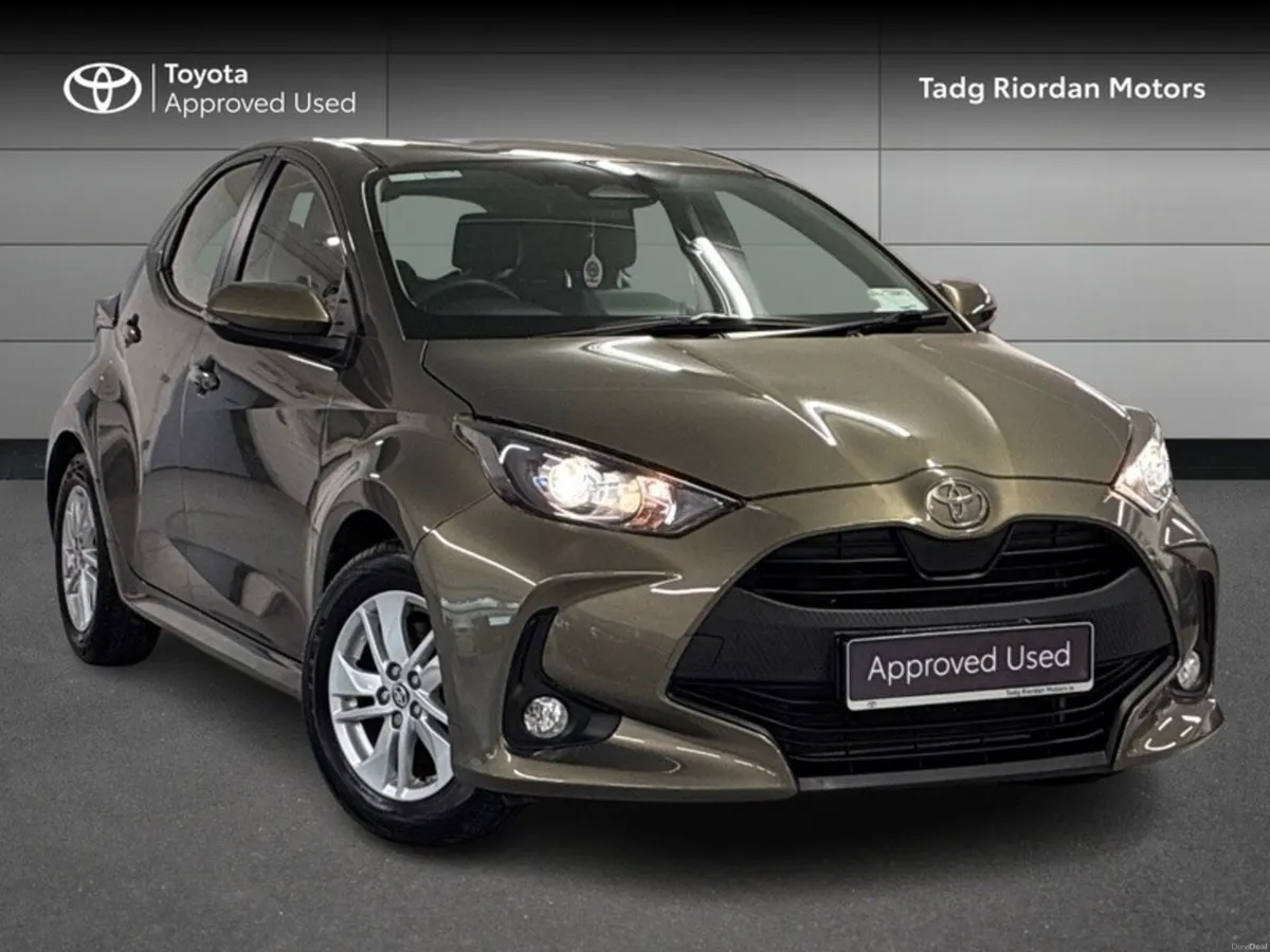 Toyota Yaris HYBRID 1.5 LUNA - Image 1