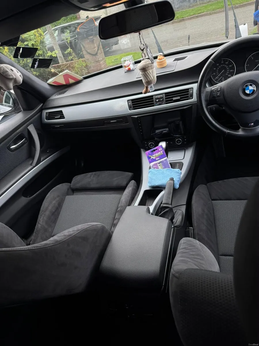 Bmw 318d 2010 m-sport - Image 3
