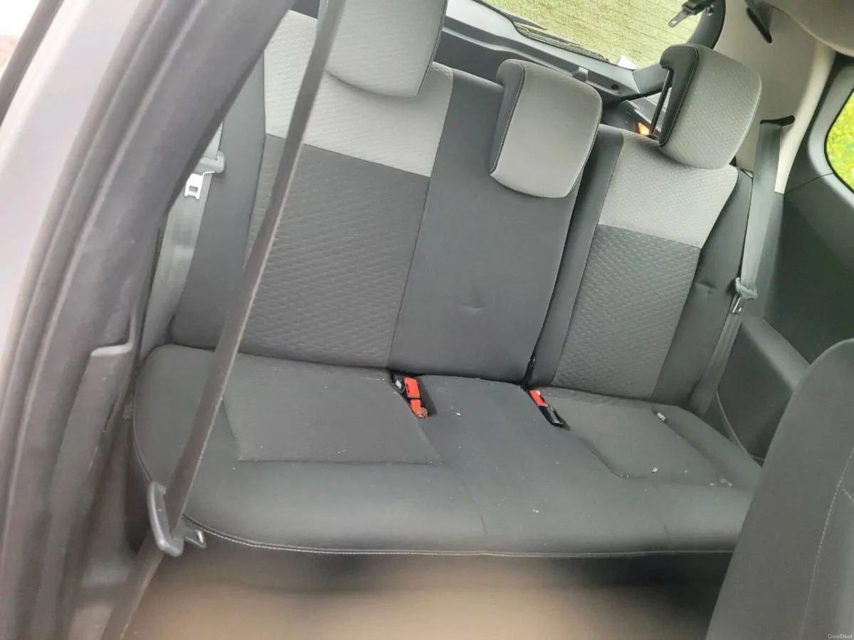 Renault Clio 2010 - Image 5