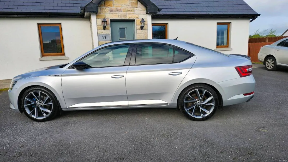 Skoda Superb Sportline - Image 3