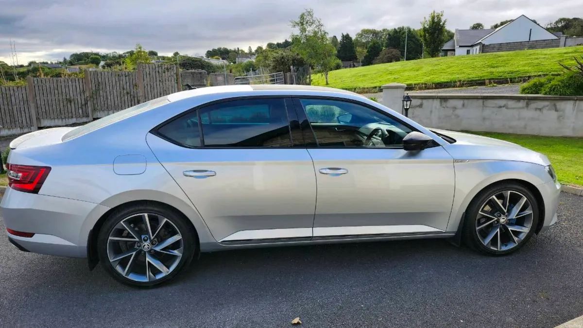 Skoda Superb Sportline - Image 4