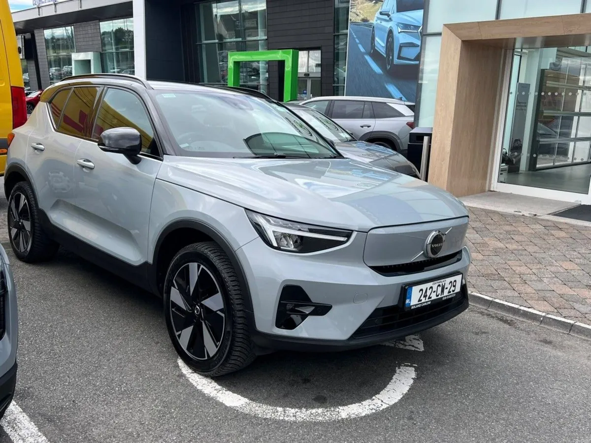 Volvo XC40 PLUS RWD - Image 1