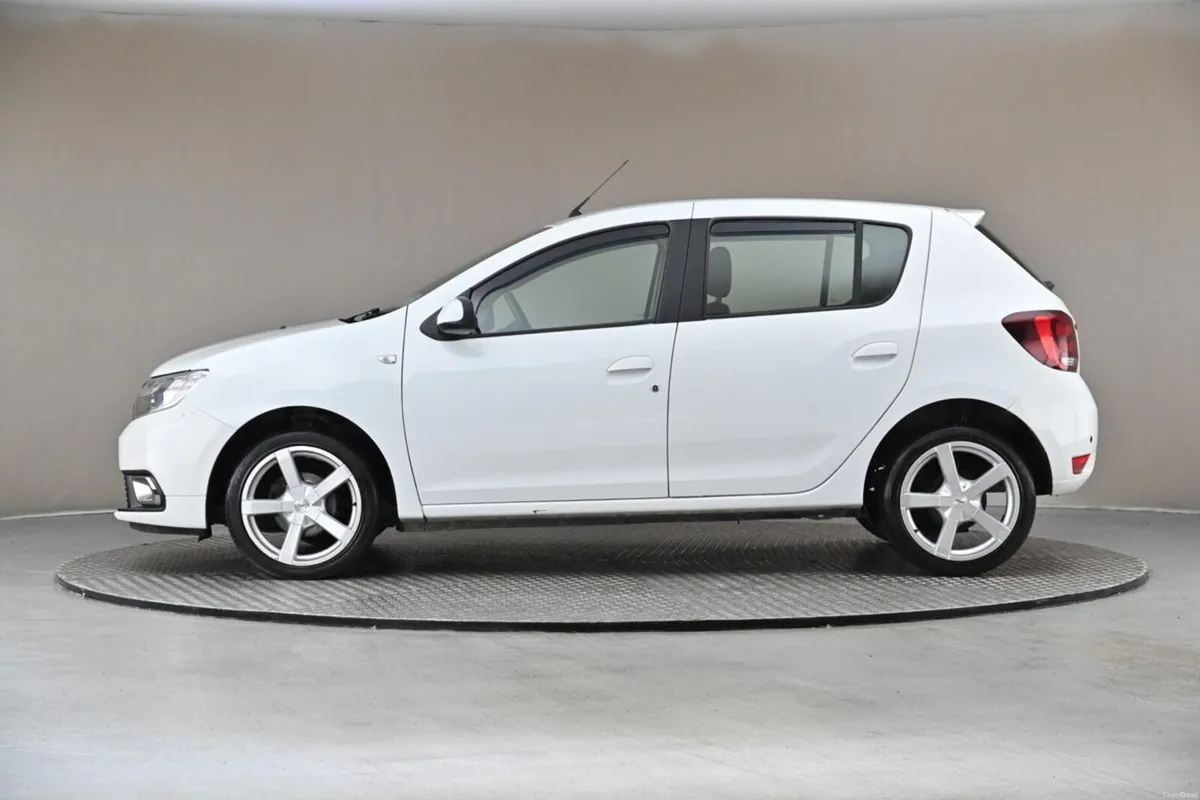 Dacia Sandero 1.0 SIGNATURE 5SPD **17"ALLOYS**REAR - Image 5