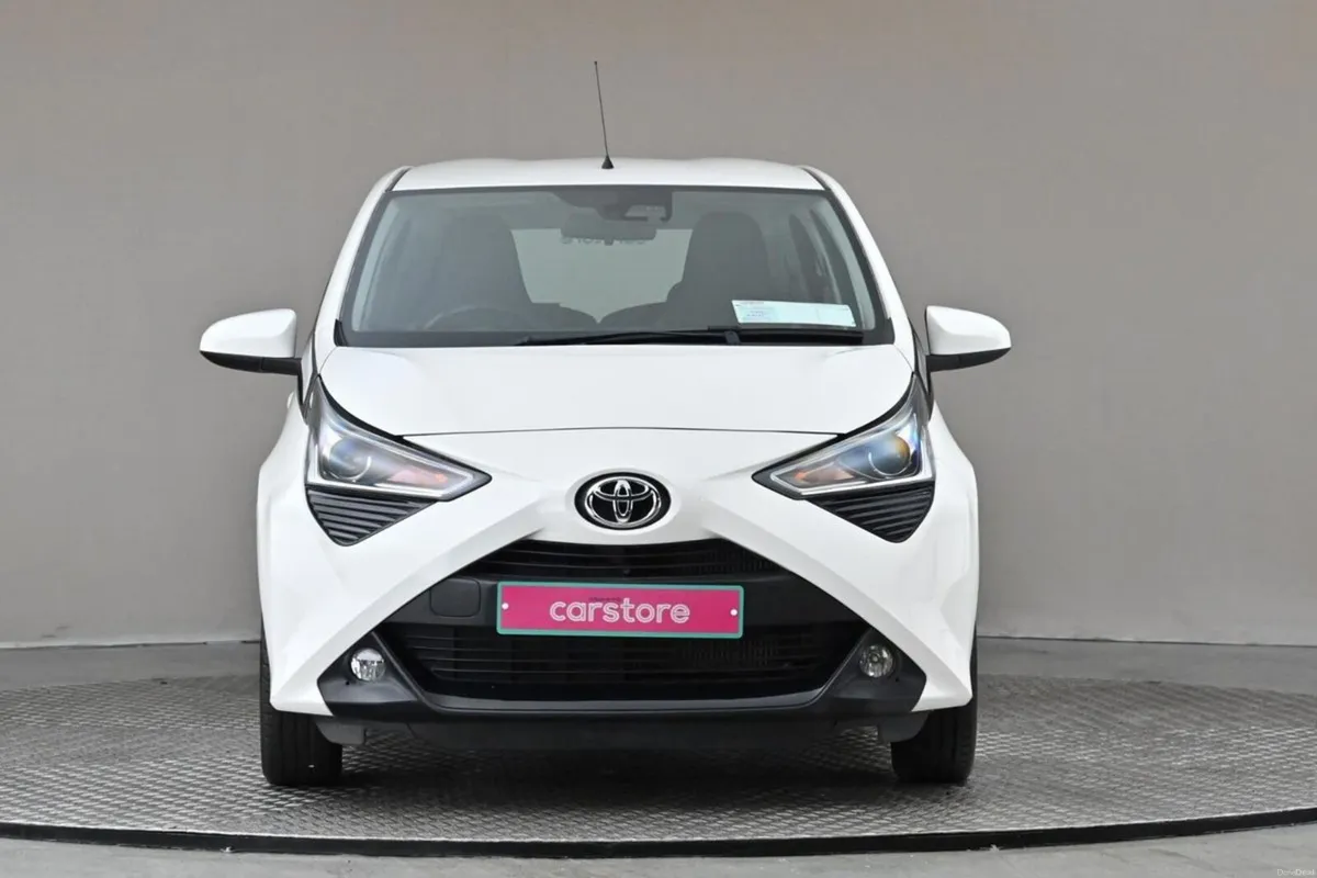 Toyota Aygo 1.0 VVT-i X-PLAY X-SHIFT **REVERSE CAM - Image 2