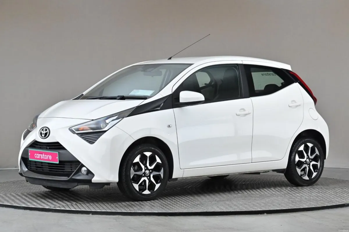 Toyota Aygo 1.0 VVT-i X-PLAY X-SHIFT **REVERSE CAM - Image 4