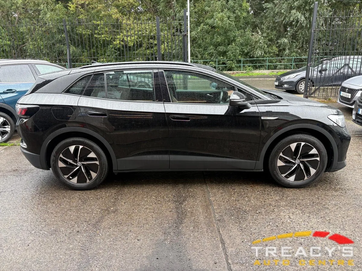 Volkswagen ID.4 2022 PRO 128 KW LIFE 77KWH 174BHP - Image 2