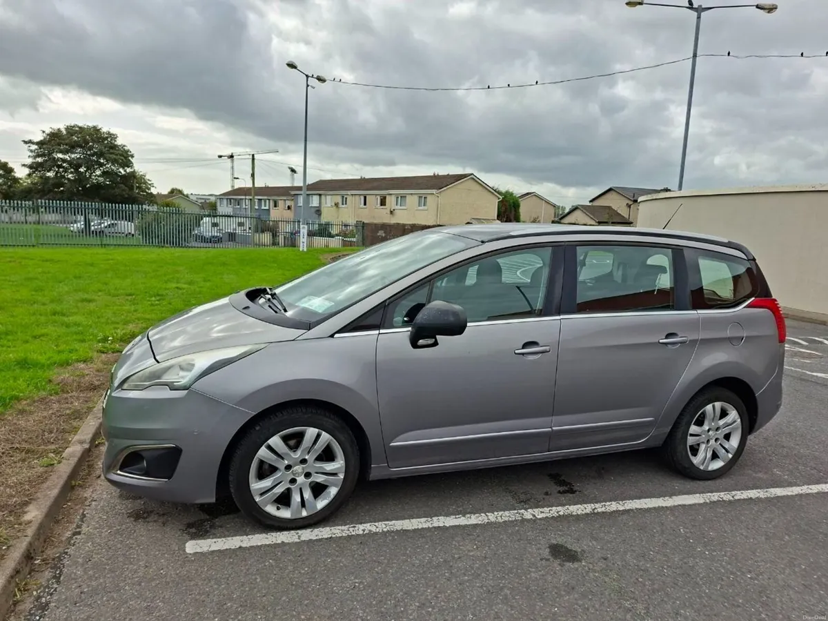 Peugeot 5008 2016 - Image 1