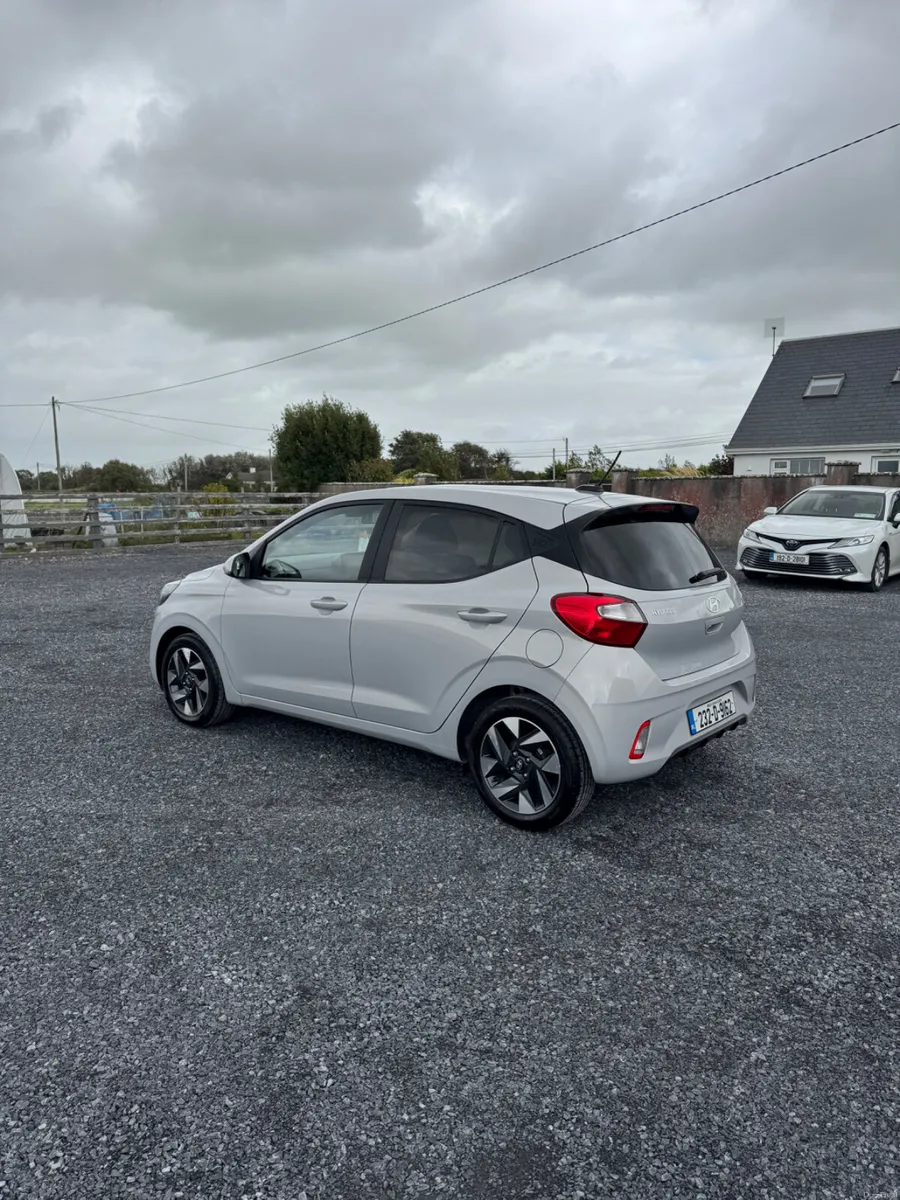 Hyundai i10 2023 . 1.0 petrol - Image 2
