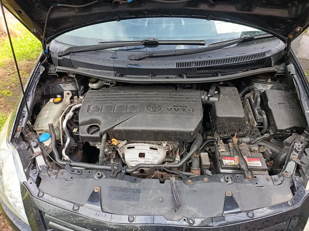 Toyota auris - Image 4