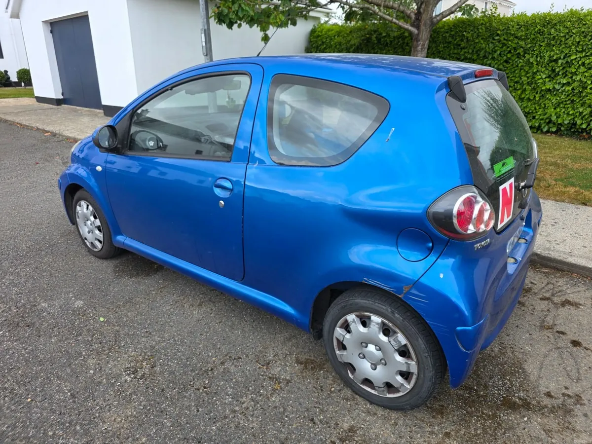 Toyota Aygo 2011 - Image 2