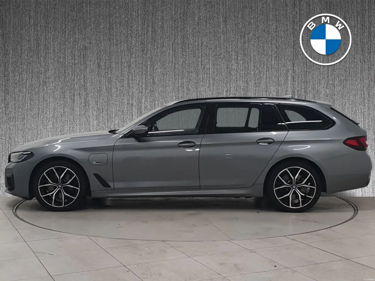 BMW 5-Series 530e M Sport PRO PACK TOURING - Image 3
