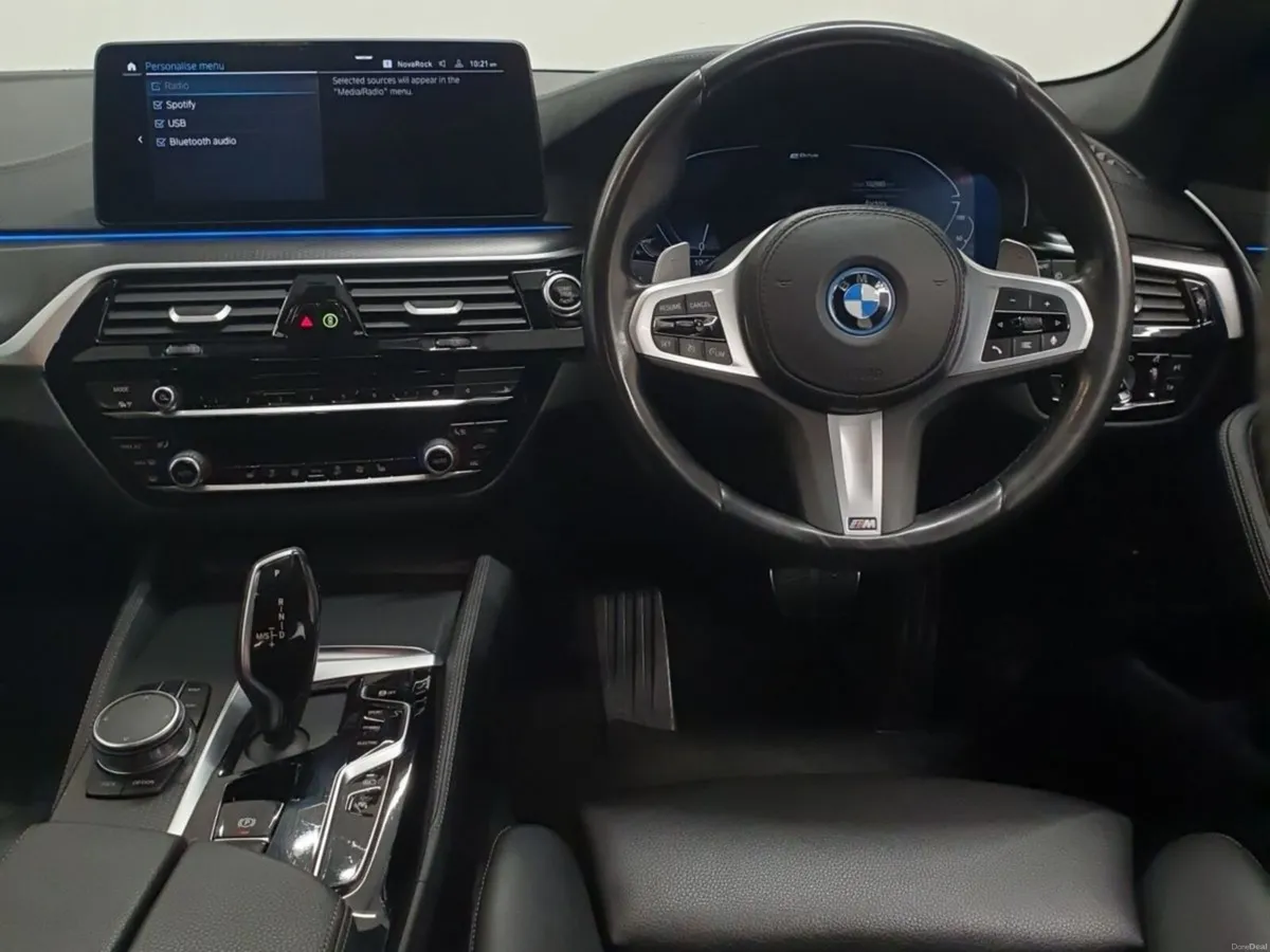BMW 5-Series 530e M Sport PRO PACK TOURING - Image 5