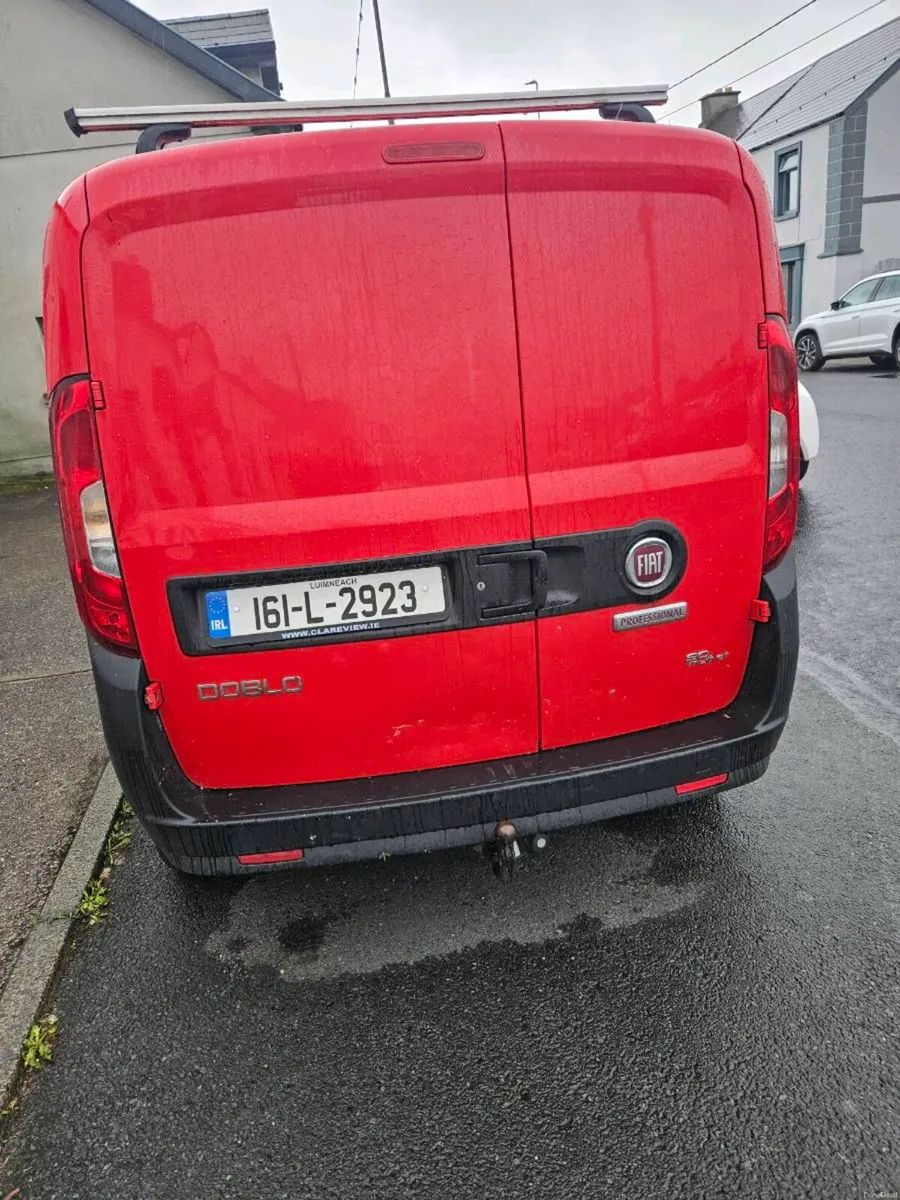 Van - Image 2