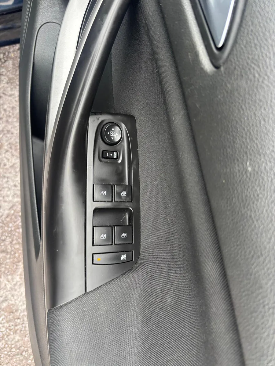 Opel Astra 2019  PETROL  1.0  SPOTLESS  THROUGHOUT - Image 5