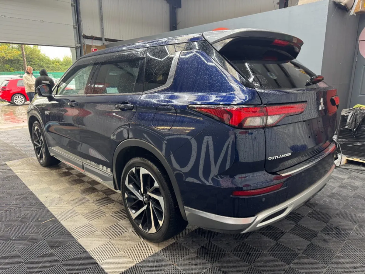 Mitsubishi Outlander 2023 MITSUBISHI OUTLANDER PHE - Image 5