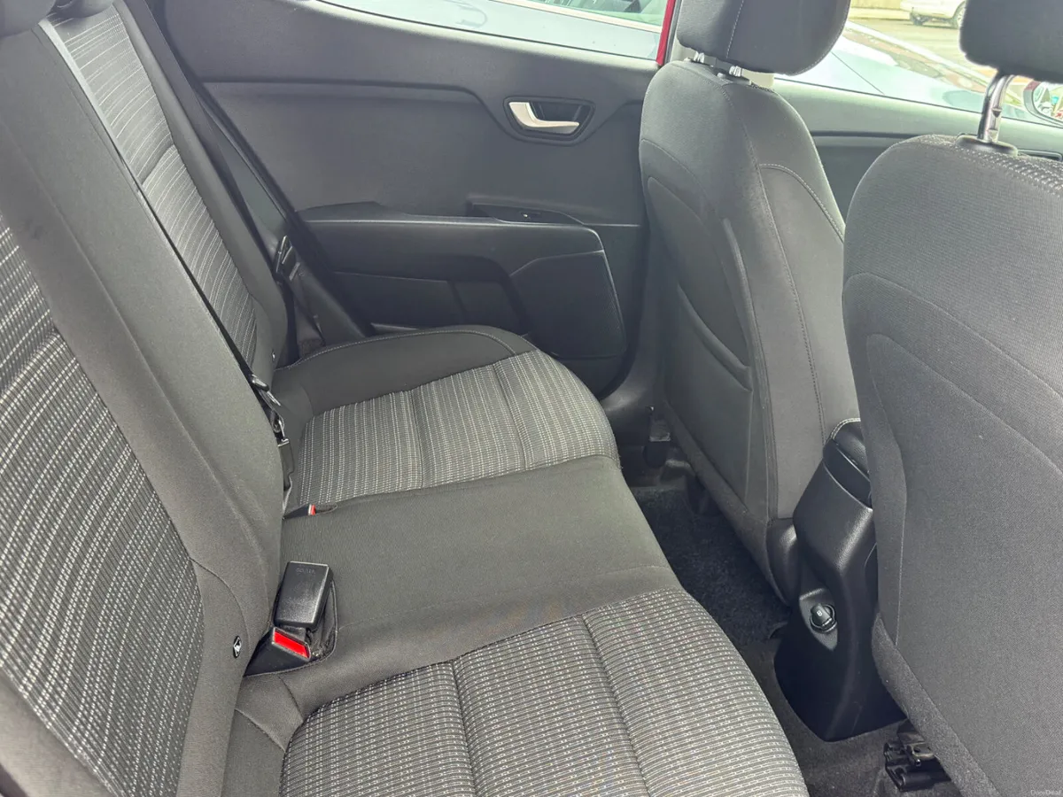 Kia Stonic low mileage petrol - Image 4