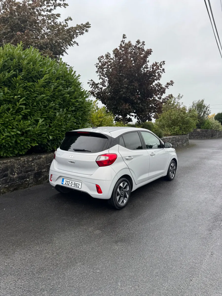 Hyundai i10 2023 . 1.0 petrol - Image 3