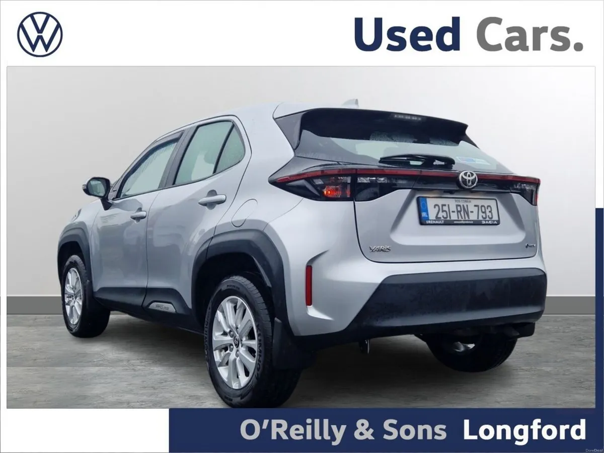 Toyota Yaris Cross 1.5 Hybrid Luna - Image 3