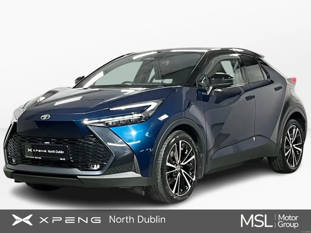 Toyota C-HR Premiere Edition 2.0P PHEV - Reversing - Image 1