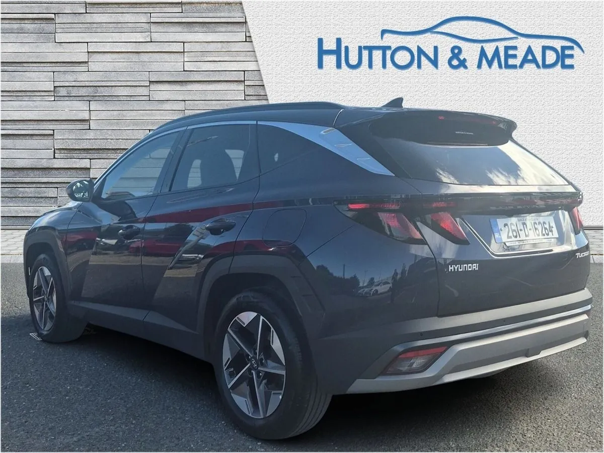 Hyundai Tucson Executive 1.6 Diesel 5dr - Image 2