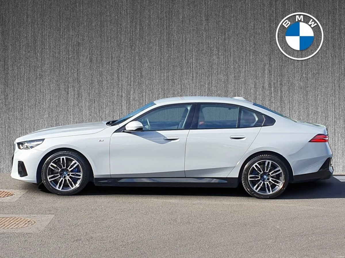 BMW i5 eDrive40 M Sport Saloon - Image 3
