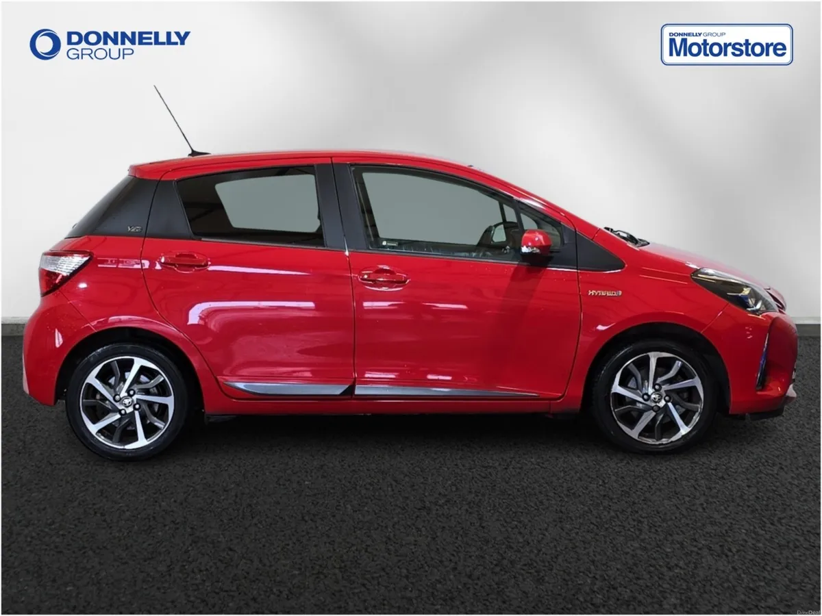 Toyota Yaris 1.5 Hybrid Y20 5dr CVT [Bi-tone] - Image 3