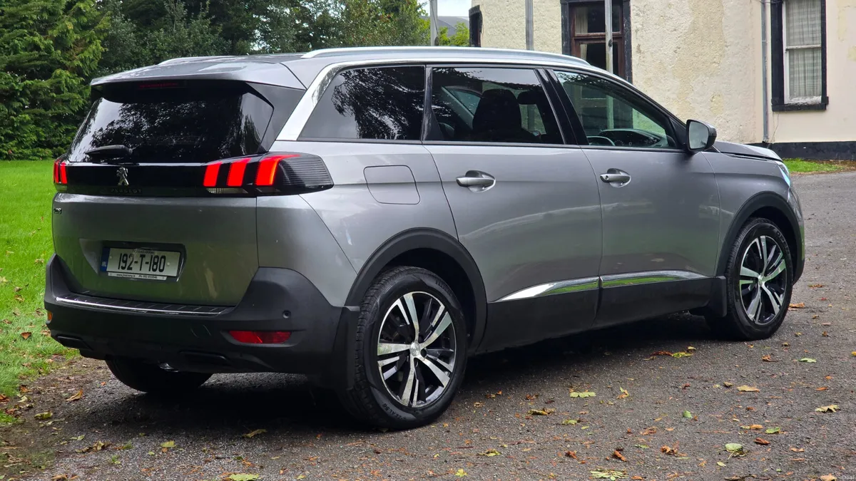 🔥2019 Peugeot 5008 Allure 7 Seats 🔥 - Image 5