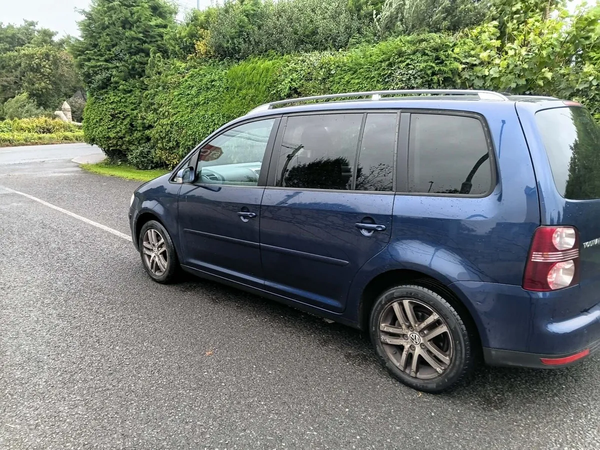 2009 Volkswagen Touran 1.9 TDI - Image 2