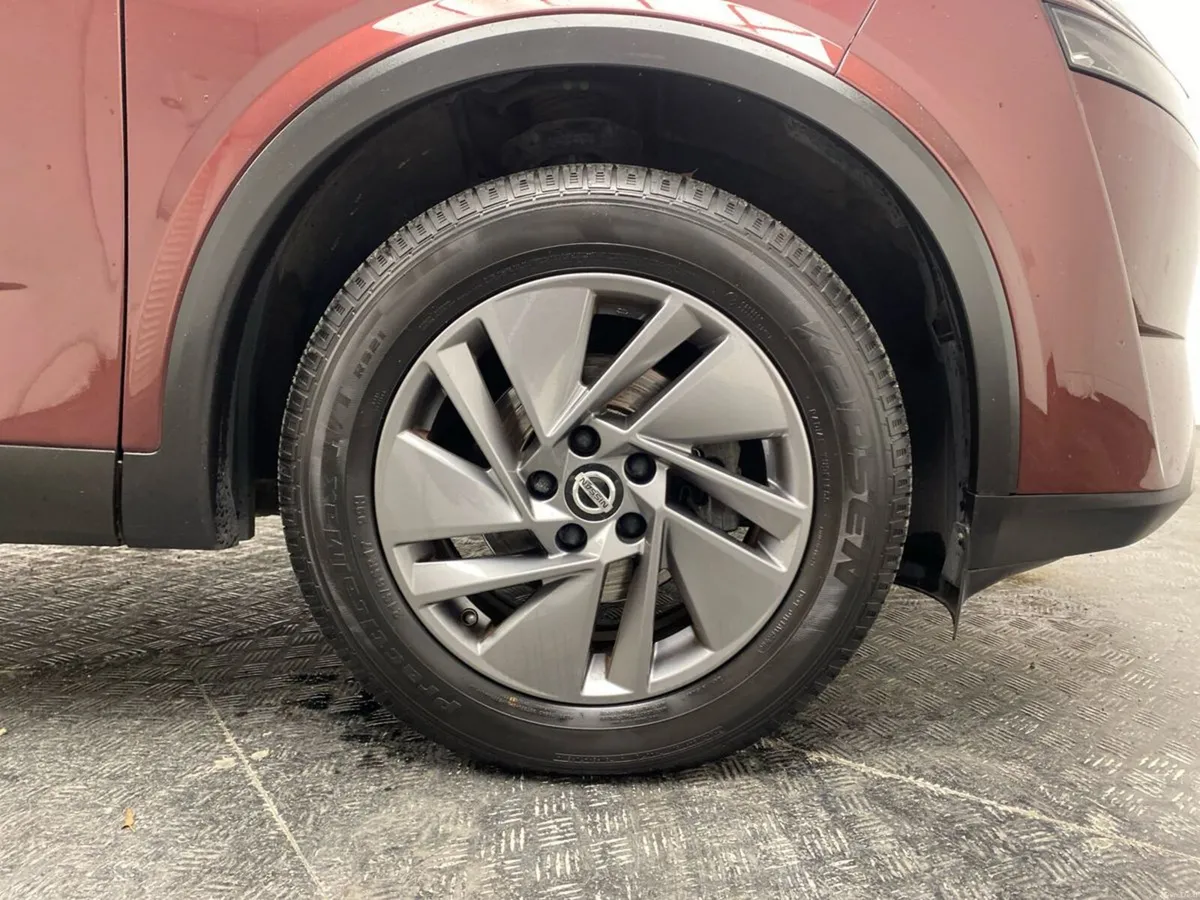 Nissan Qashqai 1.3 PET MILD HYBRID SV - Image 5