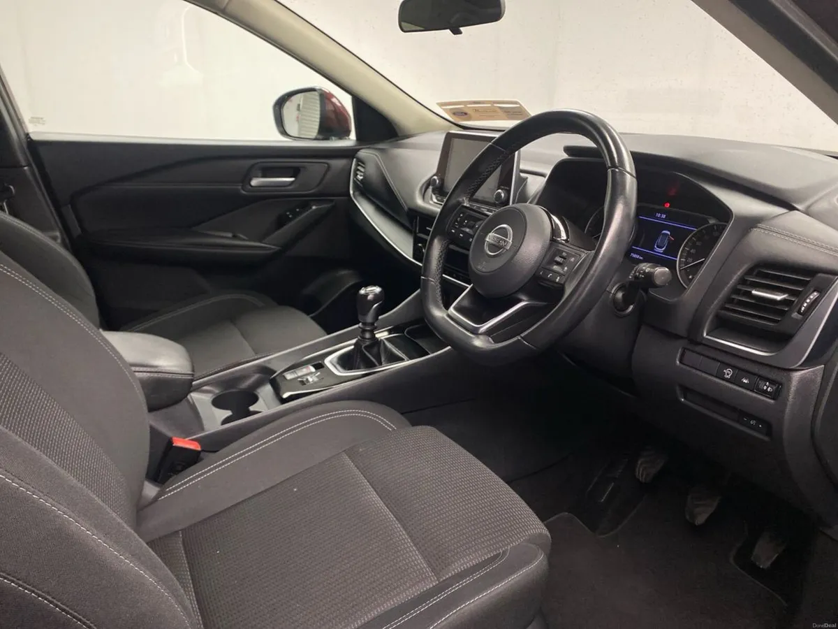 Nissan Qashqai 1.3 PET MILD HYBRID SV - Image 6