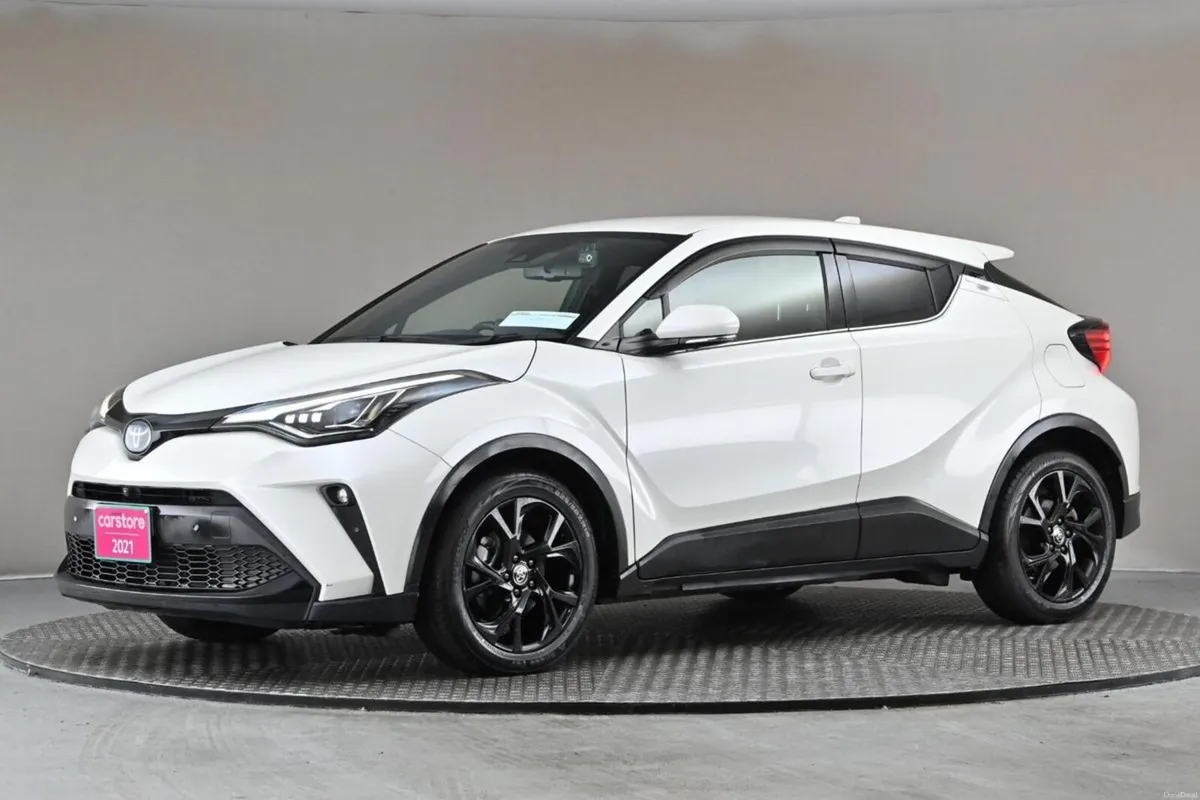 Toyota C-HR 1.8 HYBRID **HALF LEATHER**360 PAN CAM - Image 4