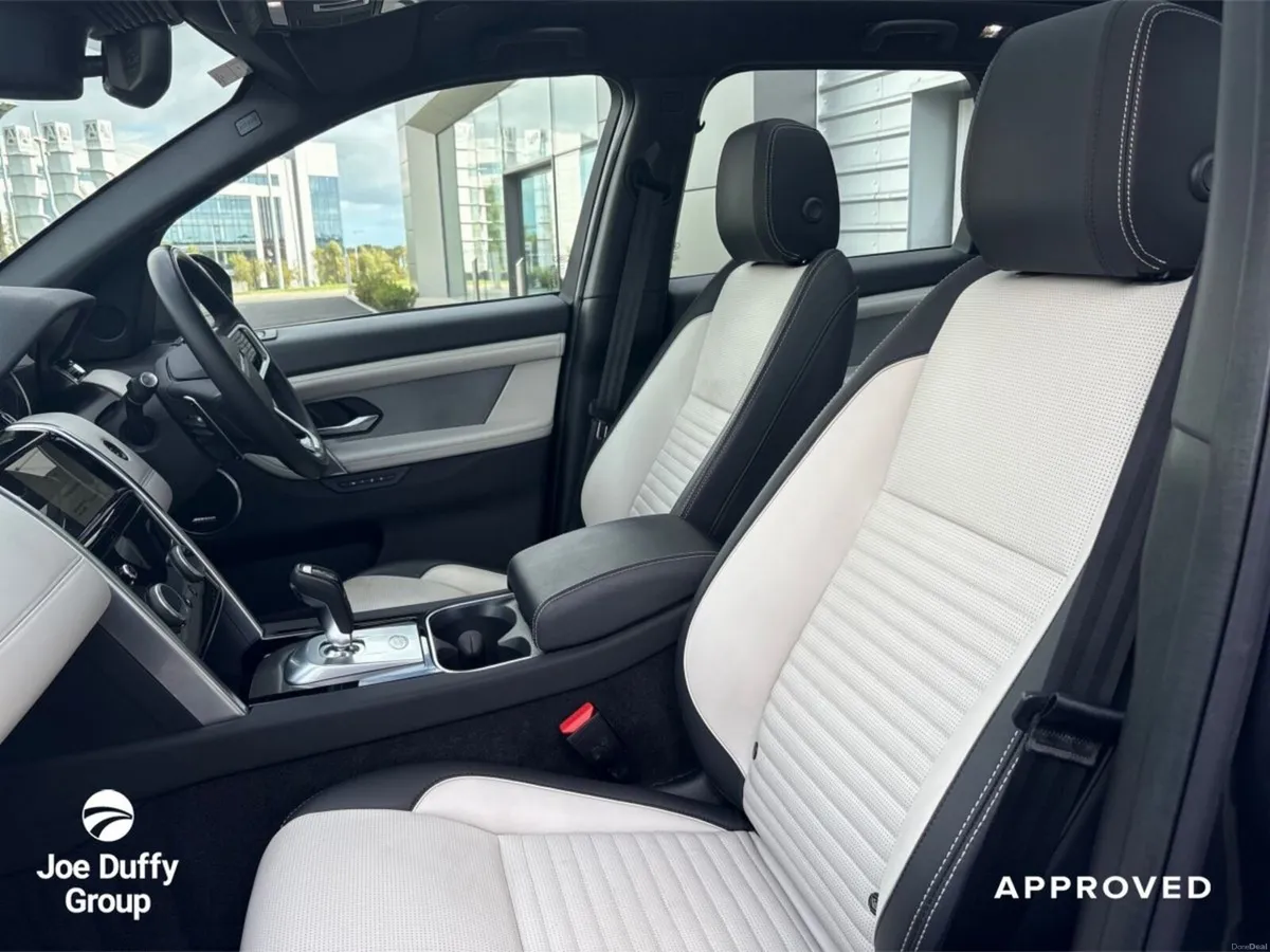 Land Rover Discovery Sport Dynamic HSE P300 - Image 3