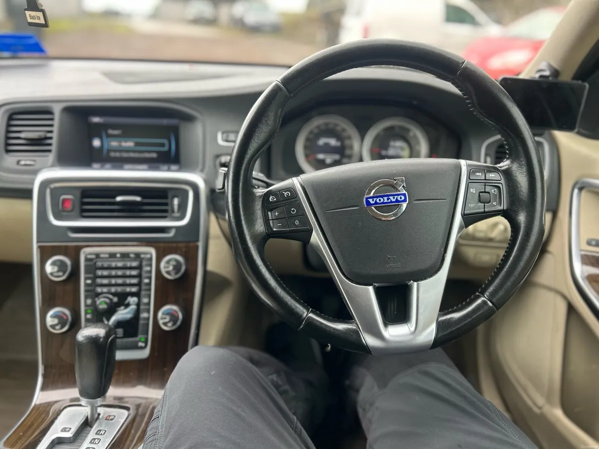 Volvo V60 D5 AUTOMATIC - Image 6