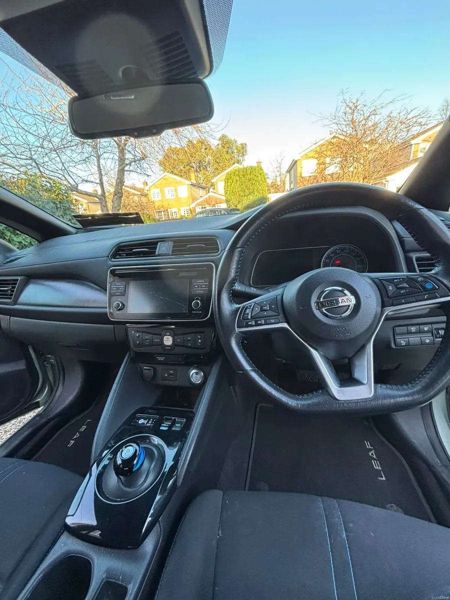 Nissan Leaf 2018 - Image 2