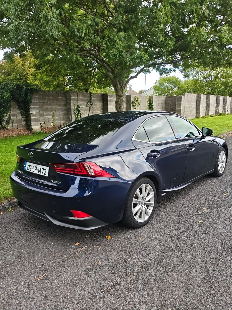 Lexus IS 300h 2013 - Image 4