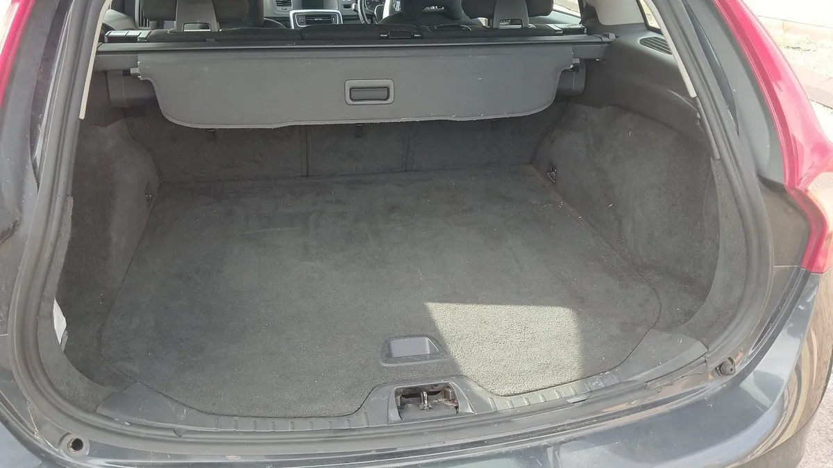 2011 volvo S60  1.6 diesel nct Jan 27 read add - Image 3