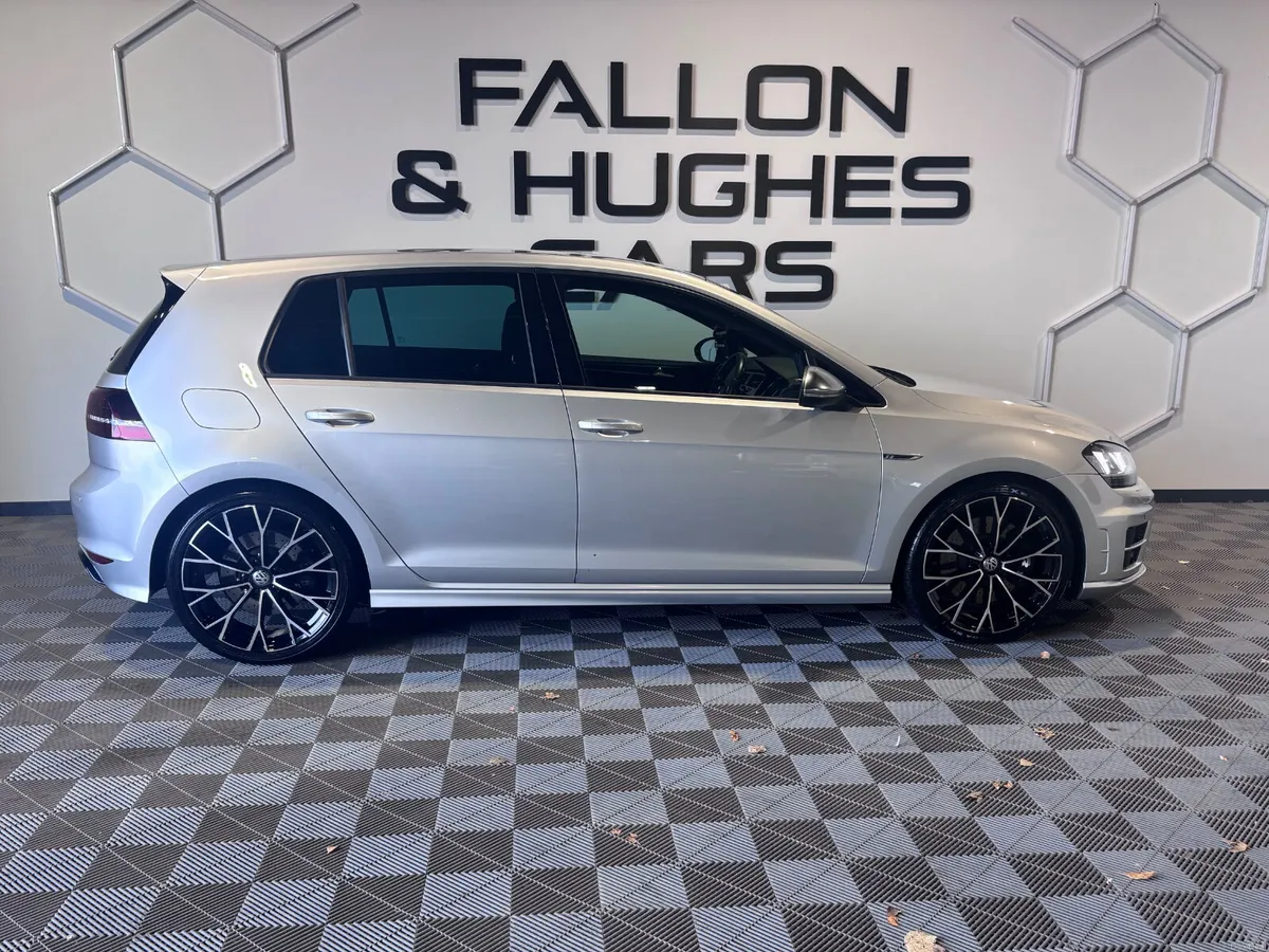 VOLKSWAGEN GOLF 2.0 TSI R 300PS / 4 MOTION /MANUAL - Image 4