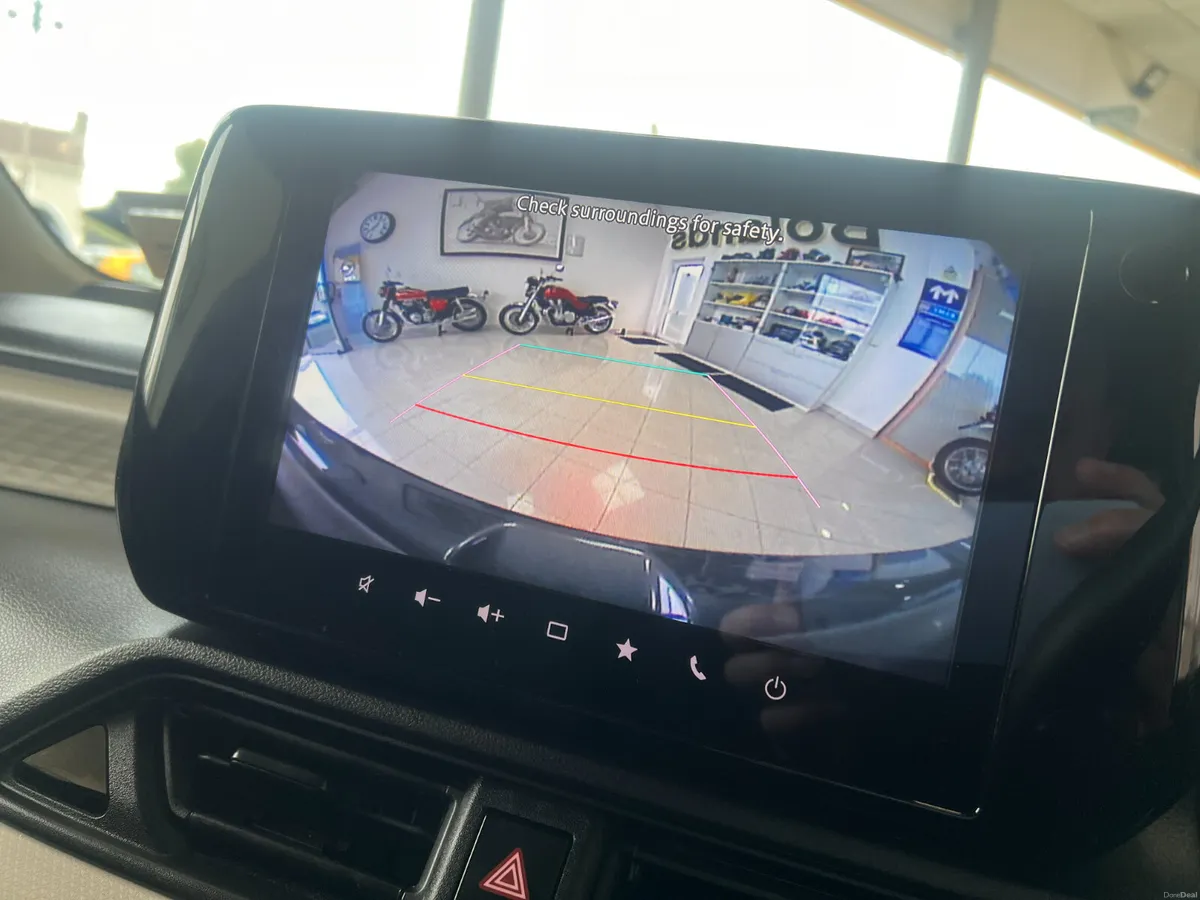 13,000 Kms HYBRID Manual Nice High Spec As New Rem - Image 4