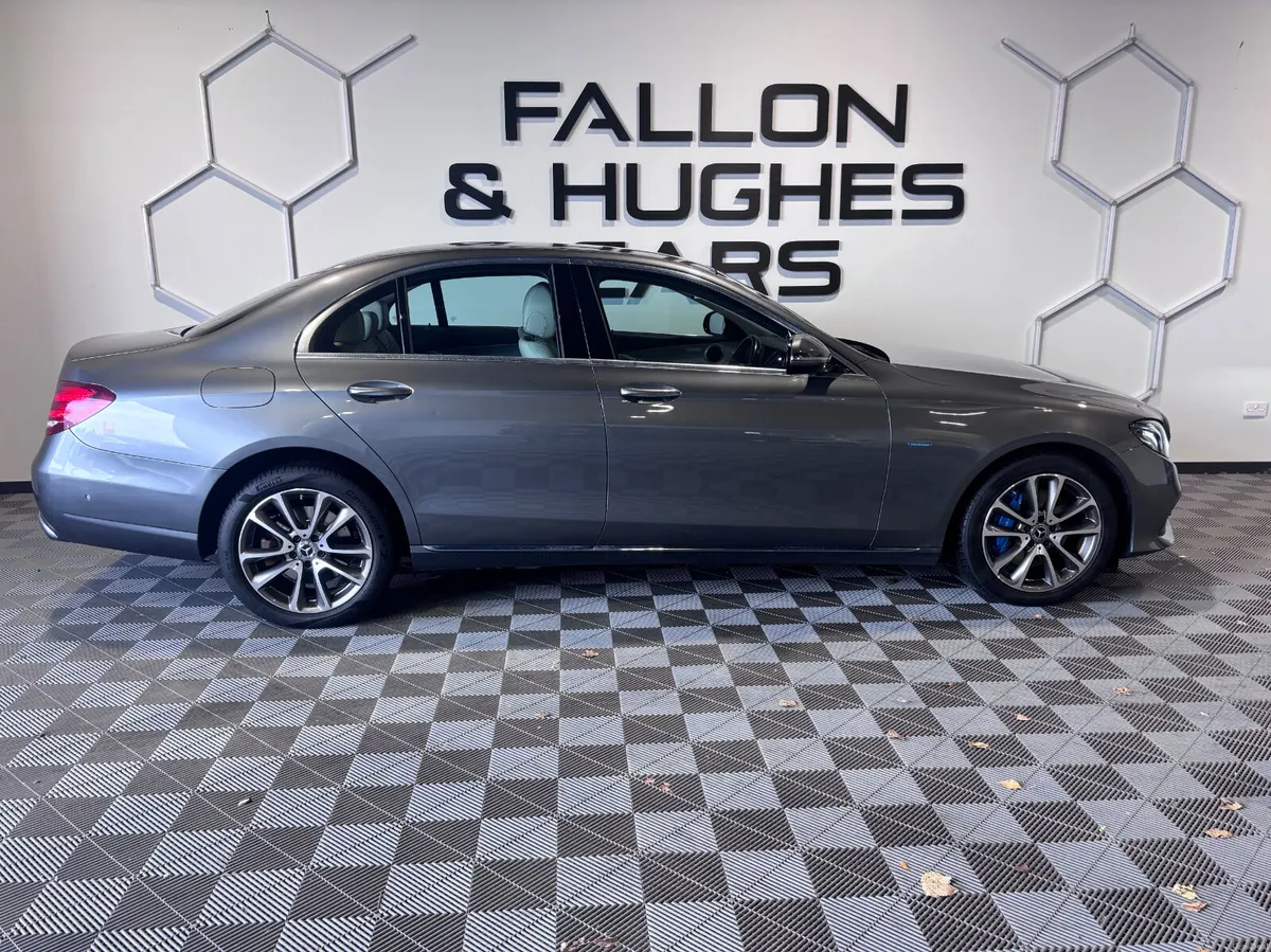 MERCEDES BENZ E CLASS 350e SE 4DR AUTO HYBRID - Image 4