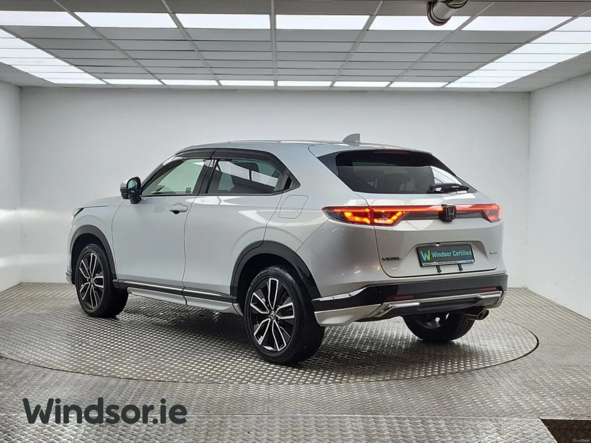 Honda Vezel HEV Z **TOP SPEC WITH MASSIVE SPEC** - Image 2