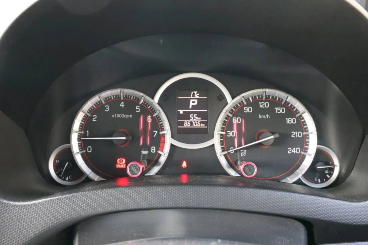 Suzuki Swift Sport 1.6 Automatic 2012 - Image 2
