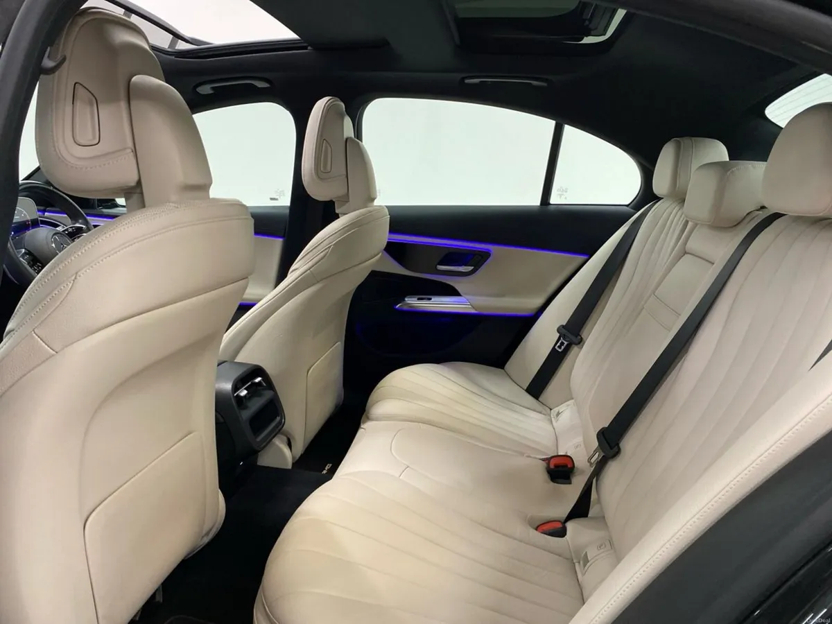 Mercedes-Benz E-Class E 220 d AMG Line Plus ** Pan - Image 4